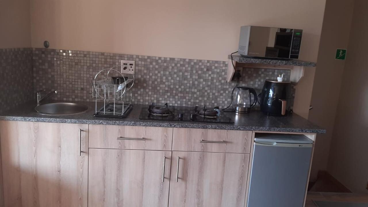 Elim Self Catering Apartment Fisherhaven Exterior photo